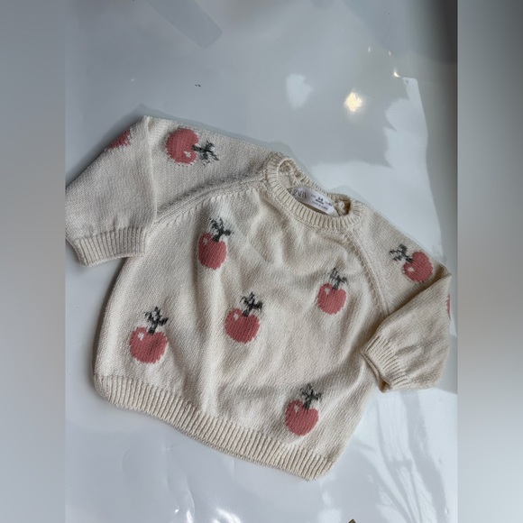 ZARA Baby Cream Knit Sweater with Pink Apple Pattern (Size 3–6 Months / 68 cm) - Picture 2 of 8